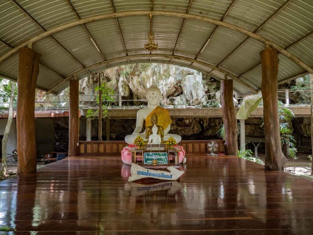 Tham Thale Sap Cave
